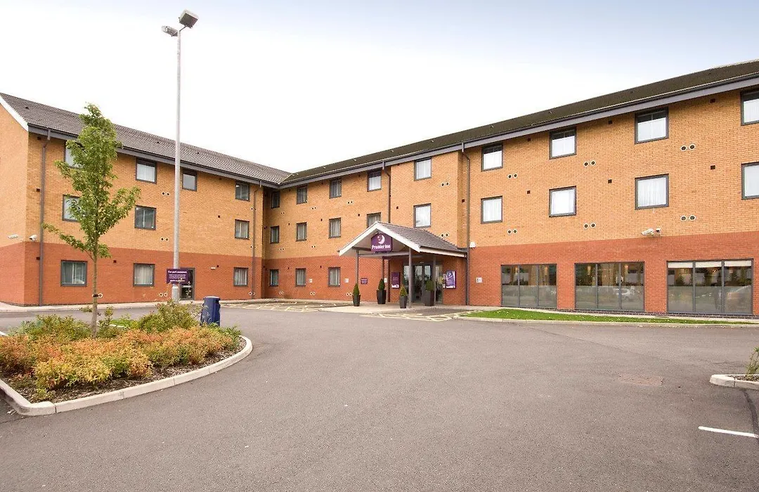 Premier Inn East Midlands Airport-1
